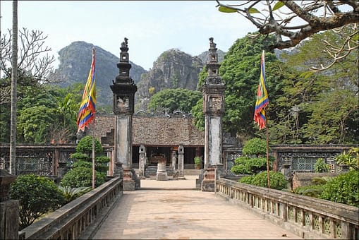1024px Temple Commémoratif Au Roi Dinh Tien Hoang (hoa Lu)